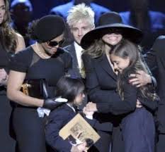 Beyaz show özge özpirinççi michael jackson klip. Jackson In Cenazesinden Notlar Haberler Magazin