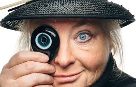 Scriitoarea Britanică Arabella McIntyre-Brown Trăiește și Creează De 8 Ani  în Munții României