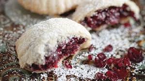 طريقة معمول بالتوت يذوب في الفم بالصور Receta Postres Arabes Nuevas Recetas Reposteria Arabe