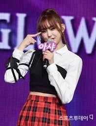 Everglow Aisha Debut Bon Bon Chocolat Showcase Princesas Fandom Juntos Para Sempre