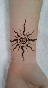 Great Inspiration 27 Henna Designs Easy Sun In 2020 Henna Designs Henna Tattoo Henna Designs Easy