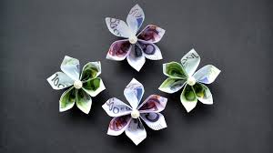 Geldgeschenke zur hochzeit originell verpacken. Herrlich Origami Blume Euro Geldschein Geld Falten Easy Money Origami Flower Tutorial Diy Youtube