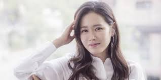 Since then, fans of binjin have waited with bated breath for ye jin to share more photos of her with hyun bin — she posted a number of pics when they were working on cloy — only to be met with disappointment. Who Is Son Ye Jin Dating Son Ye Jin Boyfriend Husband
