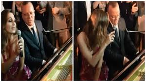 Matrimonio rimandato tra anna tatangelo e gigi d'alessio: Anna Tatangelo E Gigi D Alessio Torna Il Sereno Insieme A Un Matrimonio Cantano Per Gli Sposi Video Gossip News Vips Anticipazioni Reality