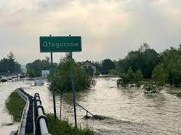 The center of glogoczow is nearly 1.4 miles from the venue. 7q9b4rsl5bipm