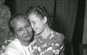 1950 cikgu mansor adabi dkahwinkan dengan natrah maarof atau nama lamanya bertha hertogh bagi menyelamatkan agama natrah. Mansor Adabi Meninggal Dunia Alkaroman