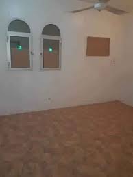 شقة للايجار خلف مستشفي المواساه عبارة عن صالة وثلاث غرف وحمامين ومطبخ كبير الايجار ١٨٠٠٠ في السنة وممكن تدفع كل اربع شهور ٦٠٠٠ ريال للت Decor Home Decor Home