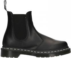 Martens 2976 chelsea boot was produced in the early '70s, the original style has victorian origins. Dr Martens Dr Martens 2976 Black Smooth Leren Chelsea Boots Zwart Schoenen Nl