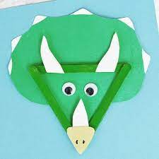 Create a whole herd of different dinosaurs with paper plates, cardstock, and some paint! 20 Creative Ideas For Easy Dinosaur Crafts For Preschoolers