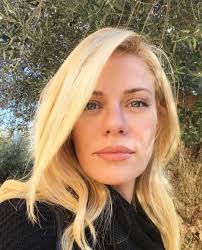 Me aparamillo styl kai kefi sti voukourestiou! Zeta Makrypoylia Des Thn Se Hlikia 4 Etwn Kosmika Gossip Womenonly Gr