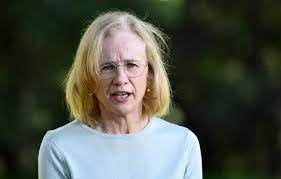 A woman with coronavirus who left lockdown in victoria and travelled north through nsw has put queensland on alert after visiting parts of the state. Xyommsrdvmzanm