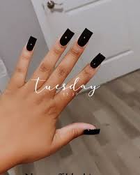 Lihautie In 2020 Short Square Acrylic Nails Bling Acrylic Nails Square Acrylic Nails Nail art decoration with rhinestones and glitter.