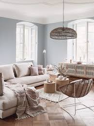 Quand Le Confort Rencontre La Simplicite Des Details Ethniques Des Materiaux Naturels Fauteuil Decoration Salon Appartement Meuble Salon Mobilier De Salon