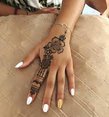 See why henna is becoming more popular than tattoos from there, the paste is used to create breathtaking designs on the skin typically on the hands and feet. Pin By Shareeza Salim On Mod Simple Henna Tattoo Henna Tattoo Designs Simple Henna Tattoo Designs Hand