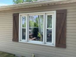 Überdachter außenstellplatz in unmittelbarer nähe der wohnung Outdoor Rustikal Holz Verschluss Innen Jalousie Wohnambiente Bauernhaus Fensterladen Ebay