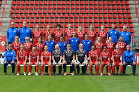 De ploeg promoveerde afgelopen seizoen van de serie b naar de serie a. Businessclub Fc Twente Vrouwen Home Facebook
