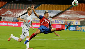 El duelo entre medellín y millonarios se podrá ver por la señal de win sports+, canal premium del fpc, en sus señales básicas y hd. En Vivo Online Millonarios Dim Millonarios Se Trajo Un Punto Del Atanasio Y Suma 20 Partidos Sin Derrotas Deportes Caracol Radio