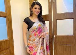About urvashi rautela urvashi rautela is an indian actress, and model who appears in bollywood films. Urvashi Rautela Reveals Her First Look For This Tamil Remake Bollywood News Bollywood Hungama
