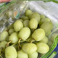 What Are These Tiny Black/Brown Spots On My Grapes? They Are All Over Them.  : R/Whatisthisthing