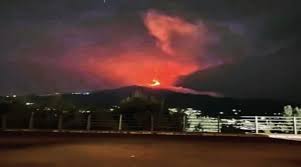 Da antonella petris 19 aprile 2020 13:16. Etna Eruzione E Colata Di Lava Cenere Su Catania Xxi Secolo
