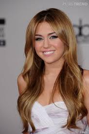 Out of these, the cookies that are categorized as necessary are stored on your browser as they are essential for the working of basic functionalities of the website. Miley Cyrus Passe A Un Blond Miel Glossy A Souhait Coiffe D Un Brushing Wavy Puretrend