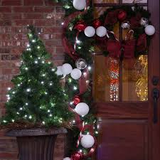 When you buy a porch railing, you can choose from several traditional and contemporary designs. Christmas Porch Decorations