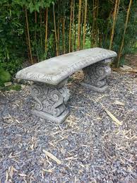 Beliebte orte für eine bank aus stein sind parks oder auch öffentliche gärten. Klassische Steinbank Halbrund Frostfeste Stein Sitzbank Aus Englischem Steinguss Steinfiguren Bronzefiguren Gusseisendeko Und Gartenfiguren