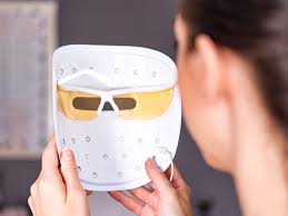 Review Neutrogena Light Therapy Acne Mask Does It Really Work Jessoshii
