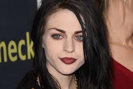 Welcome to the frances bean cobain subreddit. Where Is Kurt Cobain S Daughter Frances Bean Now