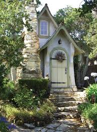 Hansel One Of The 20 Fairytale Homes Of Carmel Ca That Were Built In The 1920 S By Hugh Comstock 1893 1950 Cottage Homes Storybook Homes Architecture