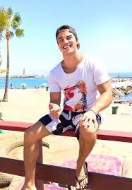 Resultado de imagen de playero outfit playa hombre