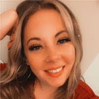 Allie Levesque's Instagram, Twitter & Facebook