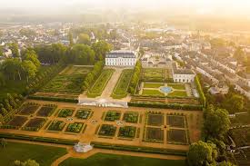 We did not find results for: An 18th Century French Chateau Meets A Top L A Designer Mansion Global