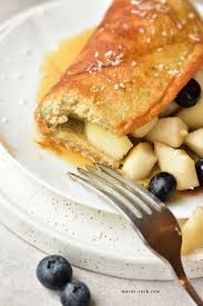 Fluffy Banana Oat Omelette Made Of Only 3 Ingredients Ready In No Time It S Great For Adults And Children Lemon Crepes Super Easy Breakfast Banana Recipes