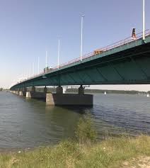 Belgian honorary cemetery willemstad is situated 3½ km southeast of haringvlietbrug. 50 Jaar Haringvlietbrug Hoeksche Waard