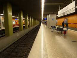 Auf dieser seite finden sie eine übersicht mit filialen von deutsche bank in münchen. U Bahnhof Kolumbusplatz Wikipedia