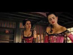 These are the knives used to train salma hayek how to throw in the movie bandidas. Filme Bandida Salma Hayek Ensinando Penelope Cruz A Beijar Um Homem Youtube