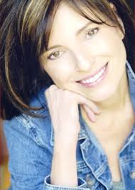 Diane Linder's Instagram, Twitter & Facebook