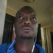 Your age doesn't embarrass me do u c me qualify