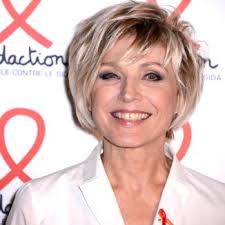 La fille d'evelyne dhéliat a, comme son père, préféré rester loin des écrans de télé sauf lors d'un reportage, remontant à 2002, au cours duquel, elle a accepté de se livrer sur sa mère. Evelyne Dheliat Ses Rares Confidences Sur Sa Fille Olivia Et Ses Petits Enfants Femme Actuelle Le Mag
