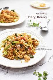 Selain itu, ada cita rasa pedas gurih yang membuatnya semakin nikmat untuk disantap. Fha Selemak Santan Nasi Goreng Udang Kering Yang Ringkas Yang Mudah Dan Yang Sedap Di Tahun 2018