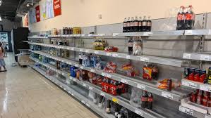 Es sind bilder, mitten aus deutschland, die hilflos machen. Rewe In Forchheim Schliesst Das Sagen Kunden Und Passanten Forchheim Nordbayern