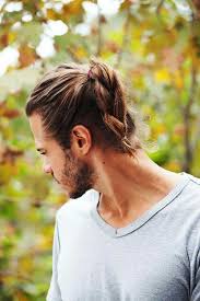 Männer müssen als hochzeitsgast sicherlich kaum derartige überlegungen anstellen, sollten aber dennoch nicht aussehen, als hätten sie den friseur dringend nötig. Pin Von Moritz Auf Hair Flechtfrisuren Manner Barte Und Haare Lange Haare Manner