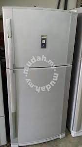 Harga peti sejuk yang agak tinggi menjadi faktor utama untuk dipertimbangkan peti sejuk mana yang sesuai dan tahan lama untuk kegunaan isi rumah. Sharp 2 Pintu Peti Ais Refrigerator Freezer Sejuk Home Appliances Kitchen For Sale In Bandar Sunway Selangor Mudah My