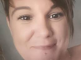 Mum-of-two probably would have lived if ambulance service hadn't 'missed  opportunities'