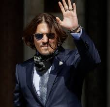 He has been nominated for ten golden globe awards, winning one for best actor for sweeney todd: Johnny Depp Anwalte Greifen Hollywood Star Scharf An Welt