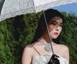 Kalau korang tak tengok lagi, boleh tengok dekat bawah ni tau. Gambar Dan Video Gif Irene Psycho In 2021 Red Velvet Irene Red Velvet Irene