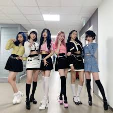 Onlyoneof telah memberikan nama resmi untuk fandom mereka! 6 Nama Fandom Grup Asuhan Hybe Labels Dan Maknanya