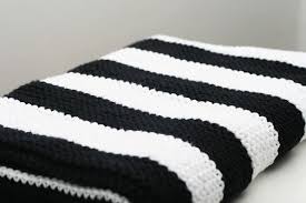 Black And White Baby Blanket Pin By Elaine Skoulikas Markopoulos On Crafts Knitted Baby Blankets Baby Knitting Modern Baby Blanket