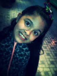 Ninfa Dalilah llega a una escuela